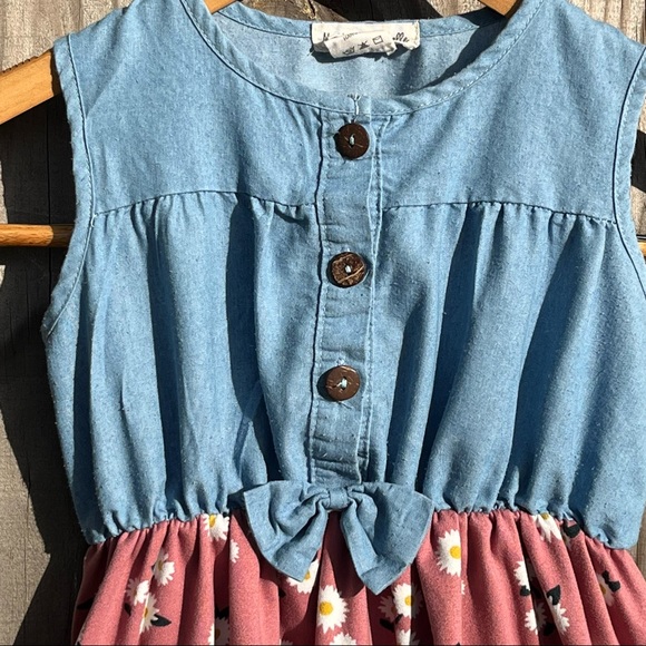 Maddie & Michelle Size 6 Denim Sleeveless Top, Moth color w/White Daisies Print - Picture 4 of 9